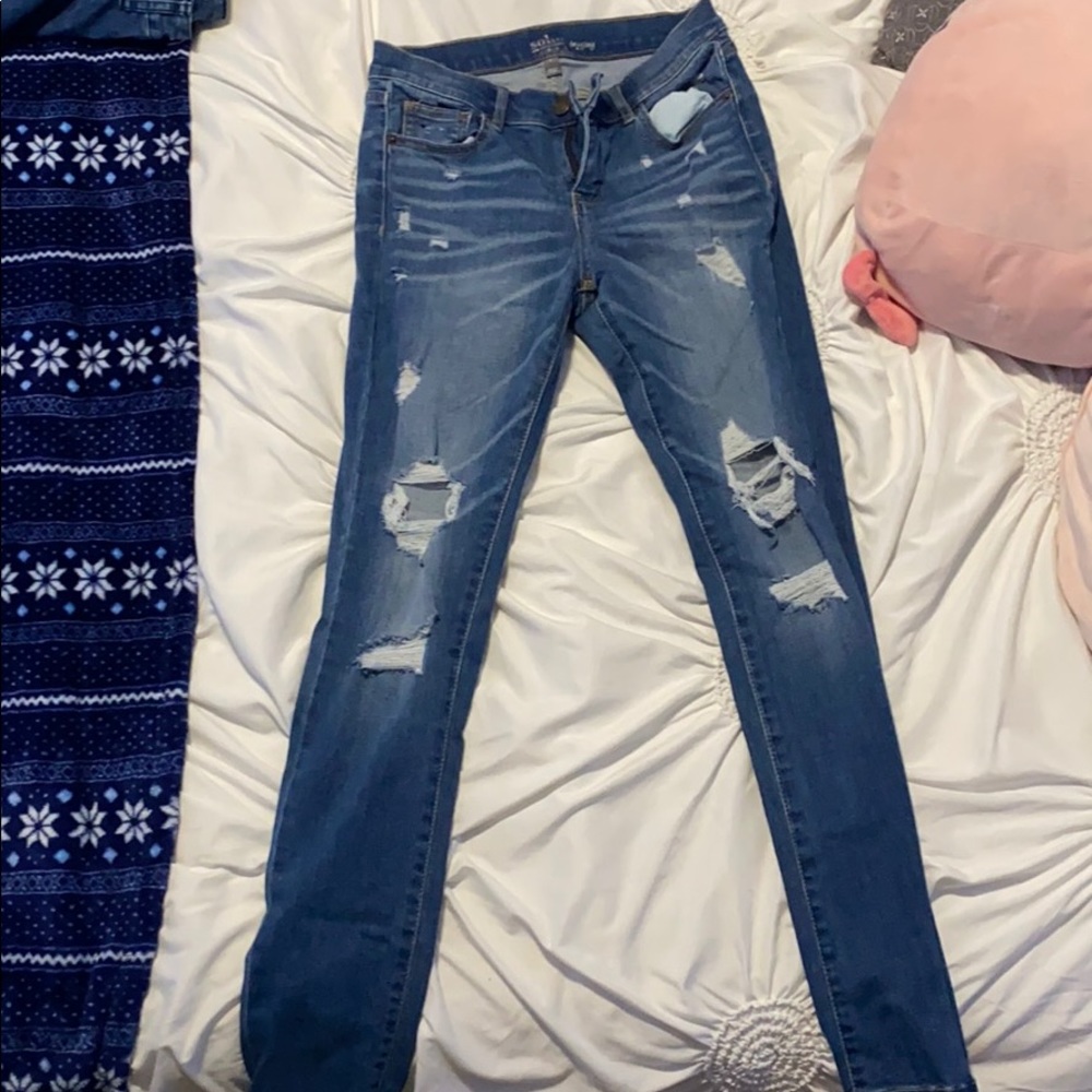 women ripped jeans